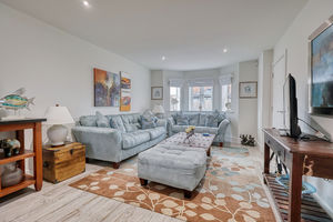 Lounge- click for photo gallery